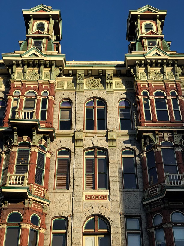 5th Avenue in the Gaslamp Quarter in San Diego - Historic Downtown